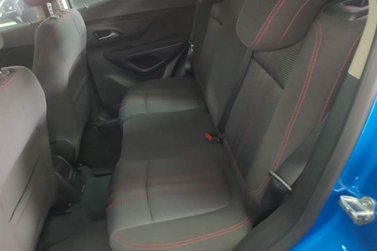 Used Buick Encore 2017 18T Automatic Two-Wheel Drive Urban Fashion Model Left Rear Seat