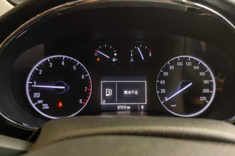 Used Buick Encore 2017 18T Automatic Two-Wheel Drive Urban Leading Model Odometer Close Up