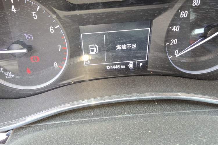 Used Buick Encore 2017 18T Automatic Two-Wheel Drive Urban Elite Model Odometer Close Up