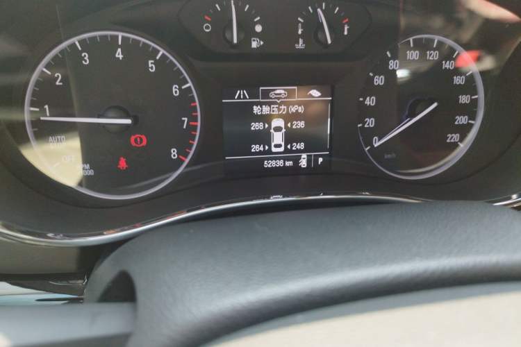 Used Buick Encore 2017 18T Automatic Two-Wheel Drive Urban Elite Model Odometer Close Up