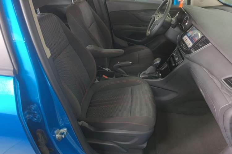 Used Buick Encore 2017 18T Automatic Two-Wheel Drive Urban Fashion Model Right Front Seat