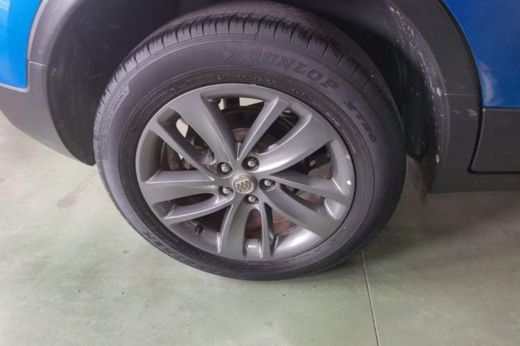 Used Buick Encore 2017 18T Automatic Two-Wheel Drive Urban Fashion Model Right Rear Wheel Hub
