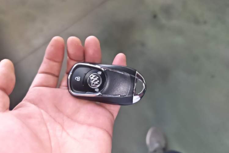 Used Buick Encore 2017 18T Automatic Two-Wheel Drive Urban Fashion Model Vehicle Key