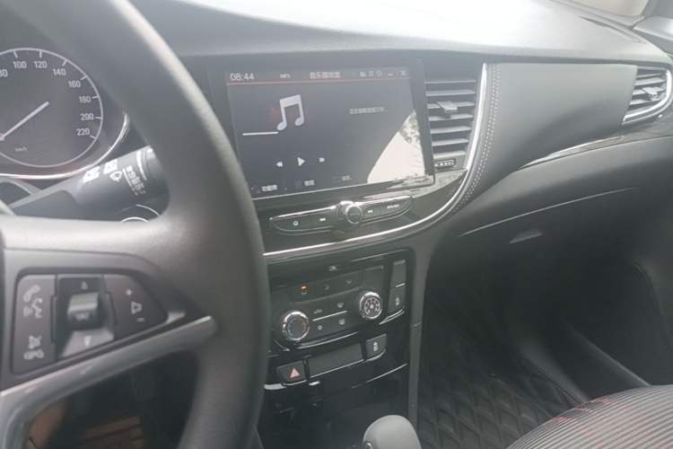 Used Buick Encore 2017 18T Automatic Two-Wheel Drive Urban Fashion Model Audio And AC Panel