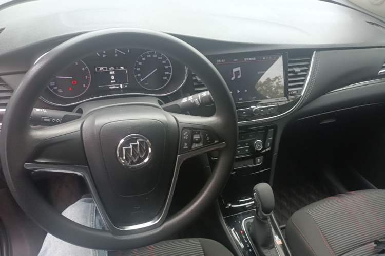 Used Buick Encore 2017 18T Automatic Two-Wheel Drive Urban Fashion Model Center Console