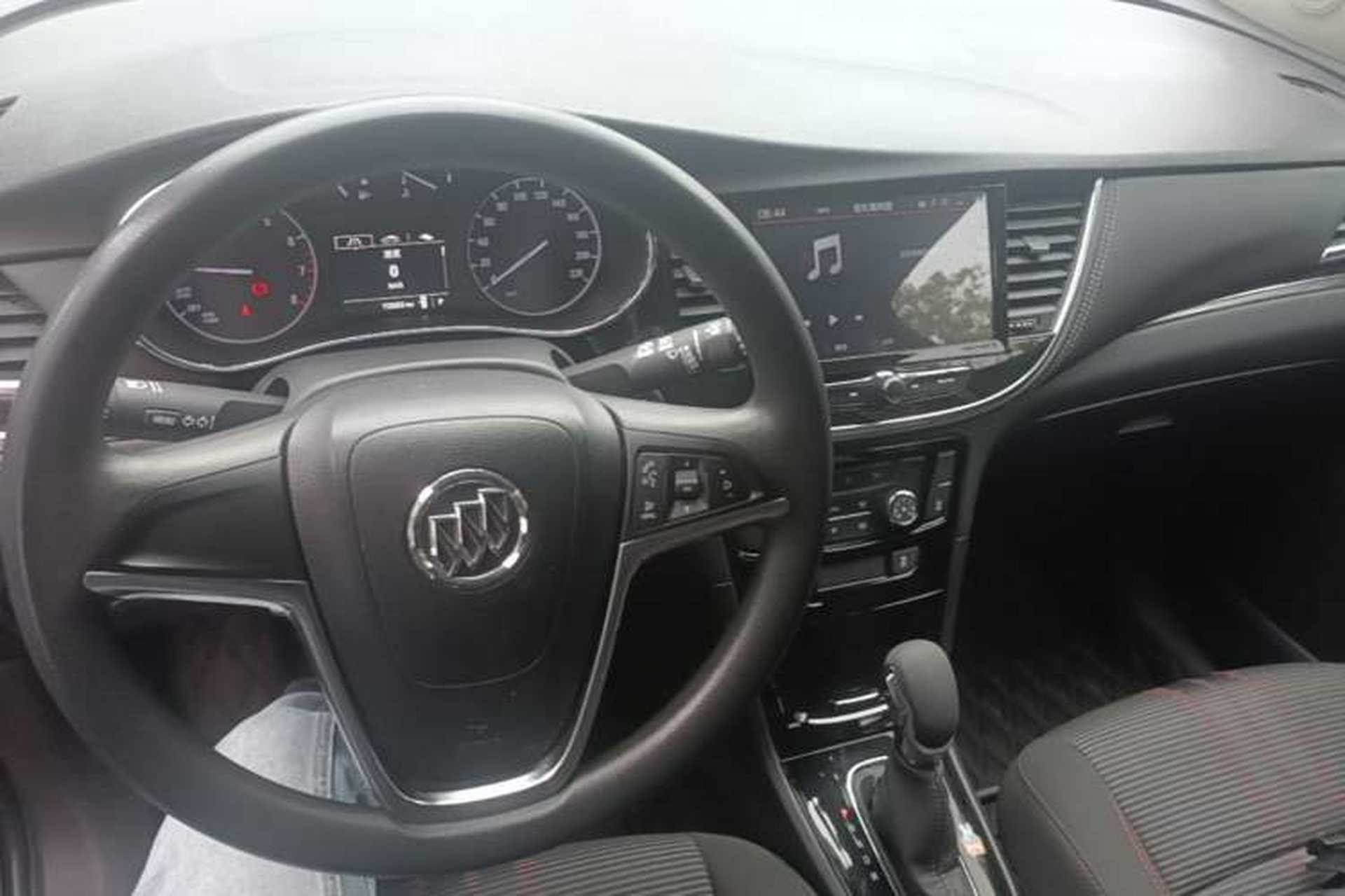 Used Buick Encore 2017 18T Automatic Two-Wheel Drive Urban Fashion Model Center Console