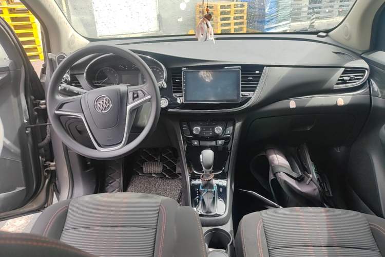 Used Buick Encore 2017 18T Automatic Two-Wheel Drive Urban Fashion Model Center Console