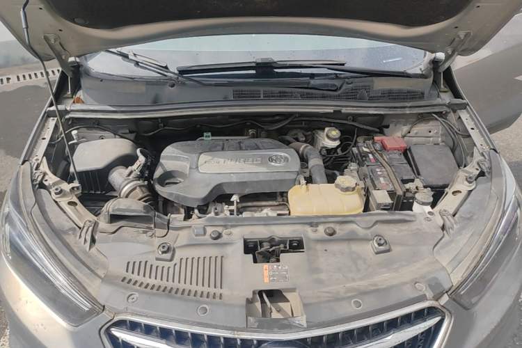 Used Buick Encore 2017 18T Automatic Two-Wheel Drive Urban Fashion Model Engine Bay