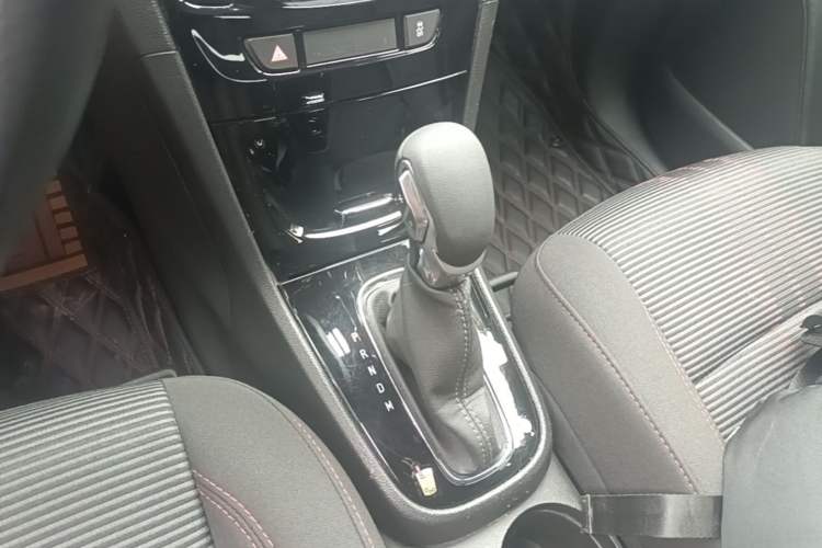 Used Buick Encore 2017 18T Automatic Two-Wheel Drive Urban Fashion Model Gear Lever