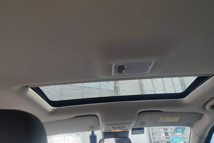 Used Buick Encore 2017 18T Automatic Two-Wheel Drive Urban Fashion Model Headliner