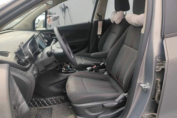 Used Buick Encore 2017 18T Automatic Two-Wheel Drive Urban Fashion Model Left Front Seat