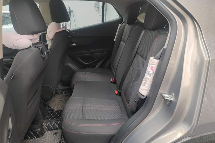 Used Buick Encore 2017 18T Automatic Two-Wheel Drive Urban Fashion Model Left Rear Seat