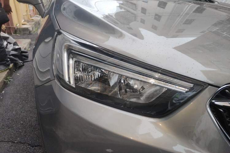 Used Buick Encore 2017 18T Automatic Two-Wheel Drive Urban Leading Model Right Front Headlight