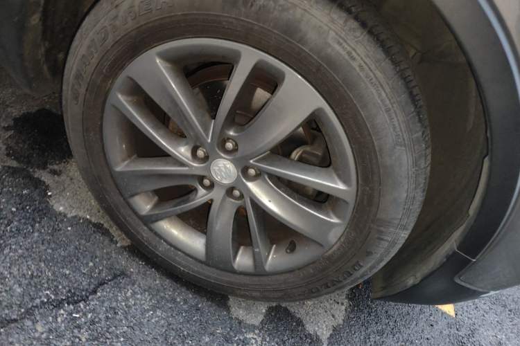 Used Buick Encore 2017 18T Automatic Two-Wheel Drive Urban Leading Model Right Front Wheel Hub
