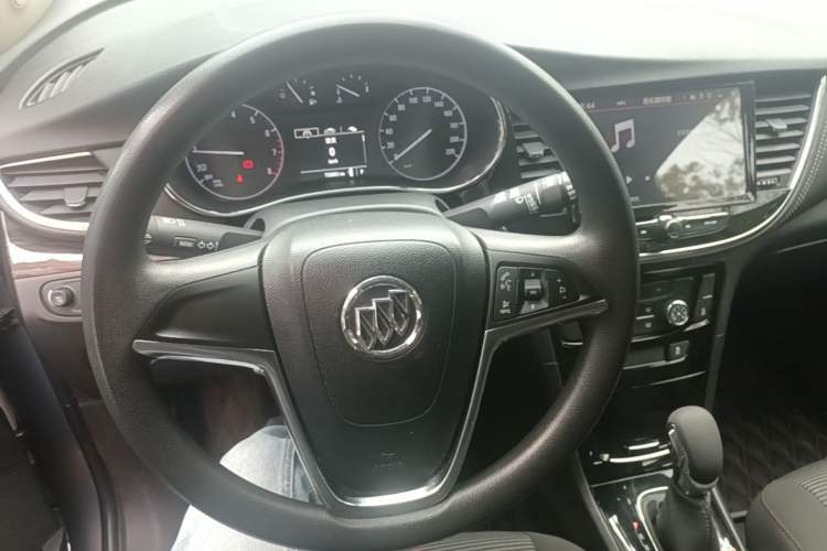 Used Buick Encore 2017 18T Automatic Two-Wheel Drive Urban Fashion Model Steering Wheel