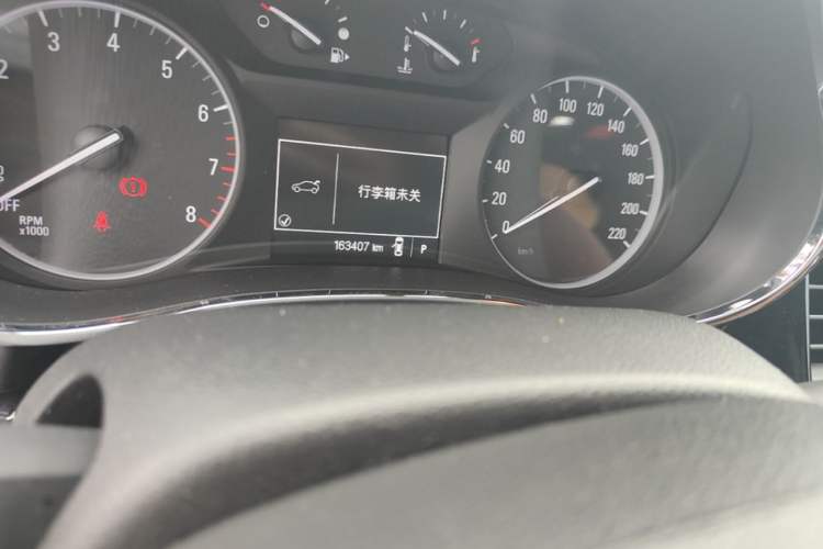 Used Buick Encore 2017 18T Automatic Two-Wheel Drive Urban Elite Model Odometer Close Up