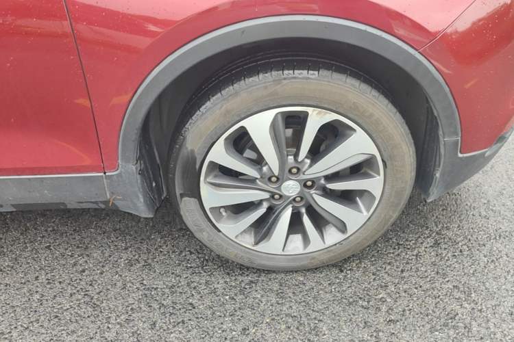 Used Buick Encore 2017 18T Automatic Two-Wheel Drive Urban Elite Model Right Front Wheel Hub