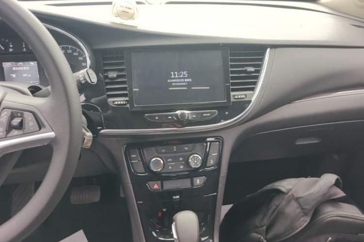 Used Buick Encore 2017 18T Automatic Two-Wheel Drive Urban Leading Model Audio And AC Panel