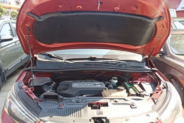 Used Buick Encore 2017 18T Automatic Two-Wheel Drive Urban Fashion Model Engine Bay