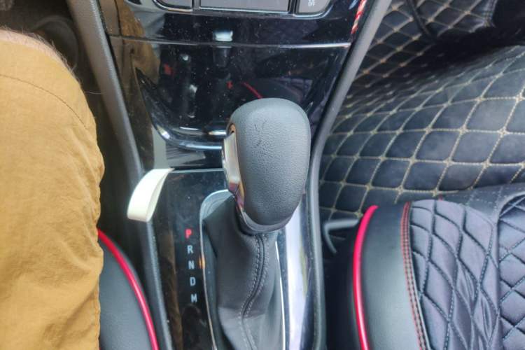 Used Buick Encore 2017 18T Automatic Two-Wheel Drive Urban Leading Model Gear Lever