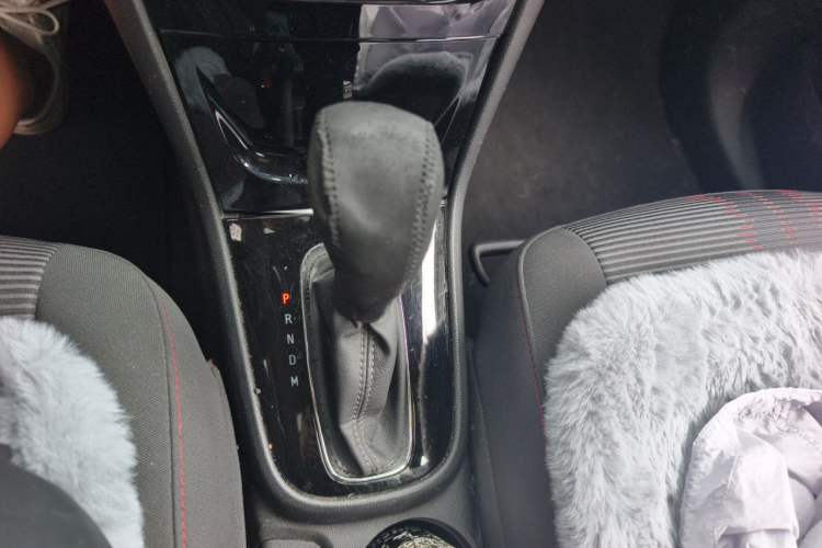 Used Buick Encore 2017 18T Automatic Two-Wheel Drive Urban Leading Model Gear Lever