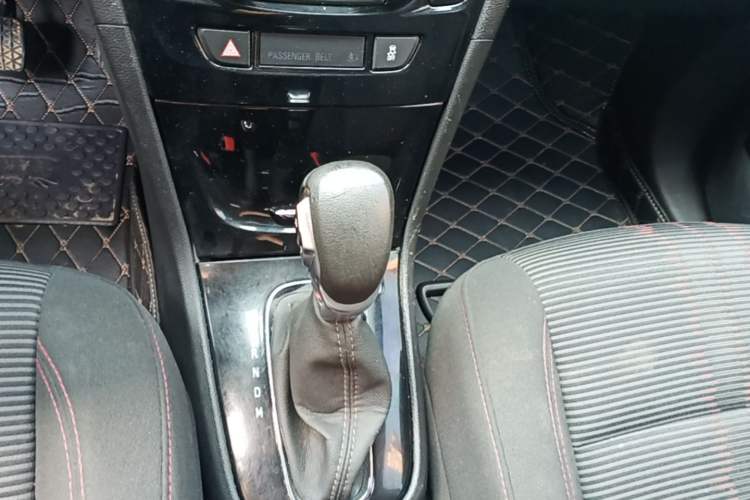 Used Buick Encore 2017 18T Automatic Two-Wheel Drive Urban Fashion Model Gear Lever