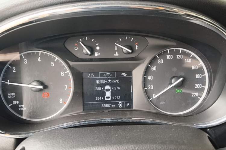 Used Buick Encore 2017 18T Automatic Two-Wheel Drive Urban Fashion Model Instrument Cluster