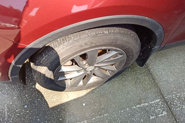 Used Buick Encore 2017 18T Automatic Two-Wheel Drive Urban Fashion Model Left Front Wheel Hub