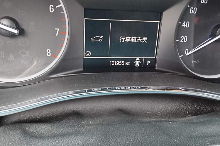 Used Buick Encore 2017 18T Automatic Two-Wheel Drive Urban Elite Model Odometer Close Up