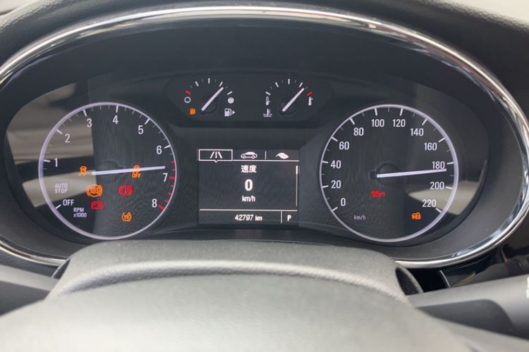 Used Buick Encore 2017 18T Automatic Two-Wheel Drive Urban Leading Model Odometer Close Up