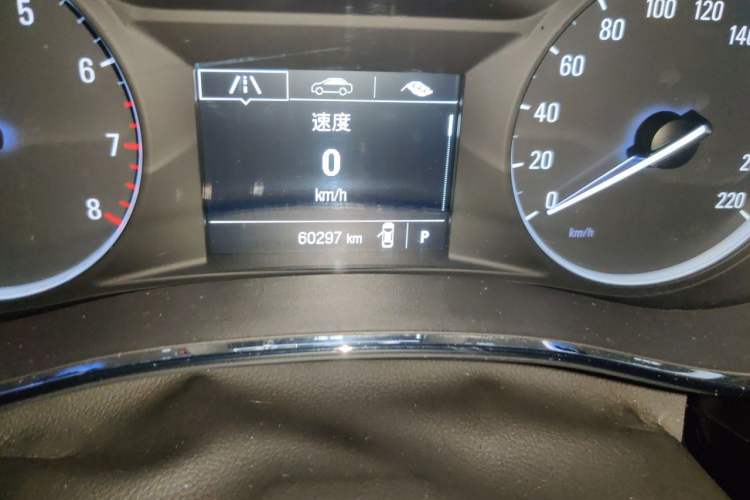 Used Buick Encore 2017 18T Automatic Two-Wheel Drive Urban Leading Model Odometer Close Up