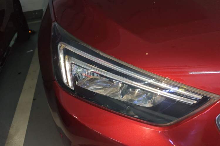 Used Buick Encore 2017 18T Automatic Two-Wheel Drive Urban Leading Model Right Front Headlight