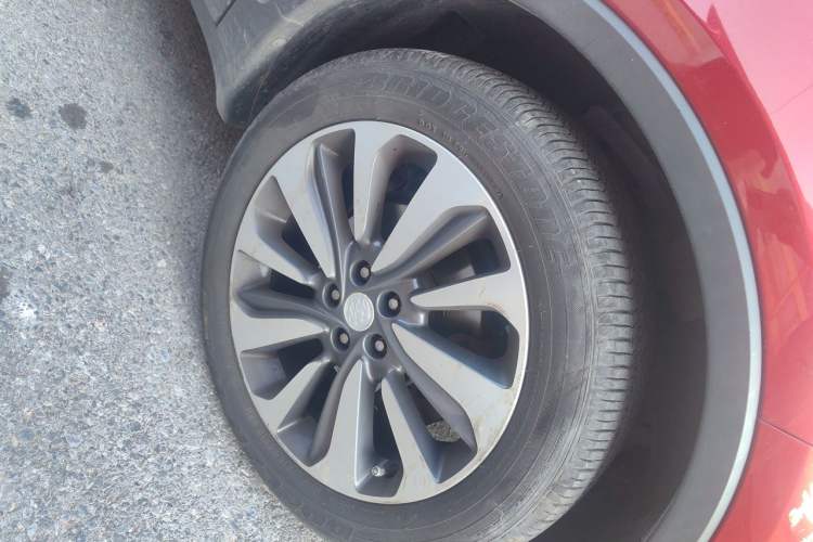 Used Buick Encore 2017 18T Automatic Two-Wheel Drive Urban Elite Model Right Front Wheel Hub
