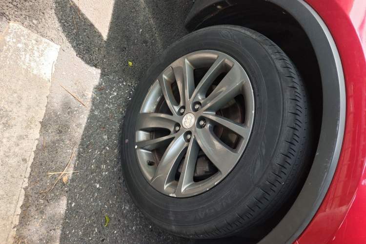 Used Buick Encore 2017 18T Automatic Two-Wheel Drive Urban Leading Model Right Front Wheel Hub