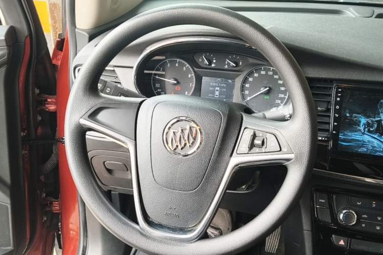 Used Buick Encore 2017 18T Automatic Two-Wheel Drive Urban Fashion Model Steering Wheel