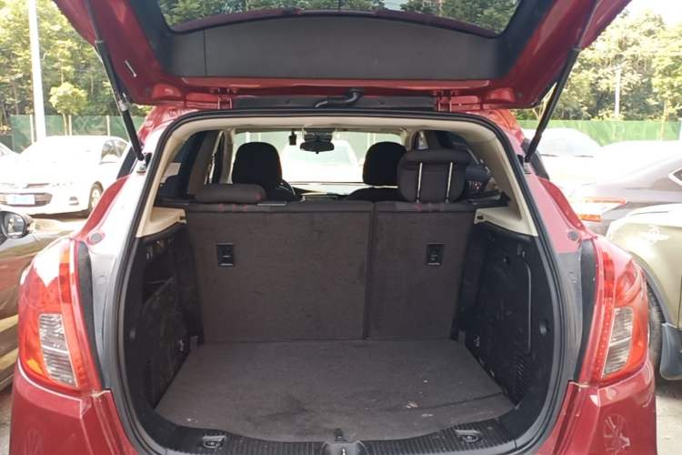 Used Buick Encore 2017 18T Automatic Two-Wheel Drive Urban Fashion Model Trunk