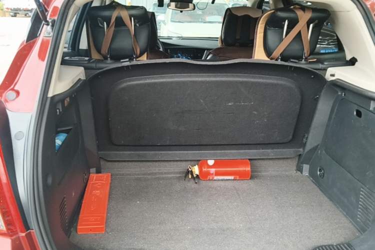 Used Buick Encore 2017 18T Automatic Two-Wheel Drive Urban Fashion Model Trunk
