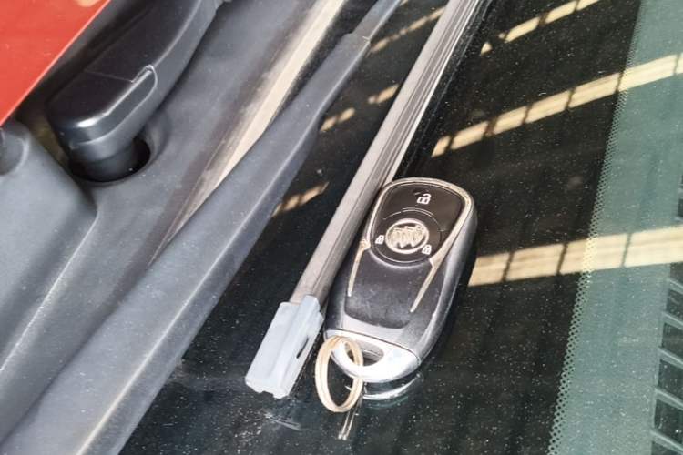 Used Buick Encore 2017 18T Automatic Two-Wheel Drive Urban Fashion Model Vehicle Key