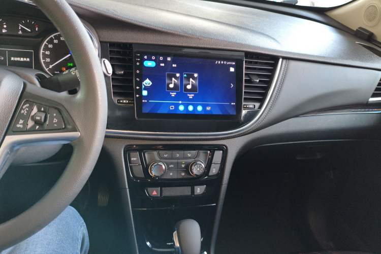 Used Buick Encore 2017 18T Automatic Two-Wheel Drive Urban Fashion Model Audio And AC Panel