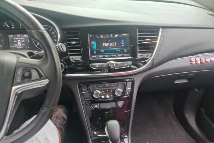 Used Buick Encore 2017 18T Automatic Two-Wheel Drive Urban Elite Model Audio And AC Panel