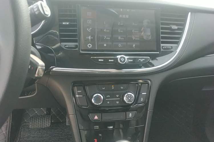 Used Buick Encore 2017 18T Automatic Two-Wheel Drive Urban Leading Model Audio And AC Panel