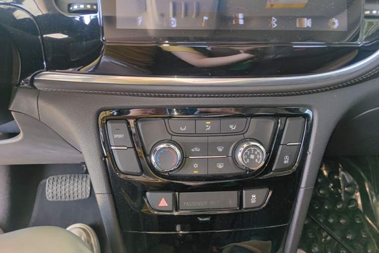 Used Buick Encore 2017 18T Automatic Two-Wheel Drive Urban Leading Model Audio And AC Panel