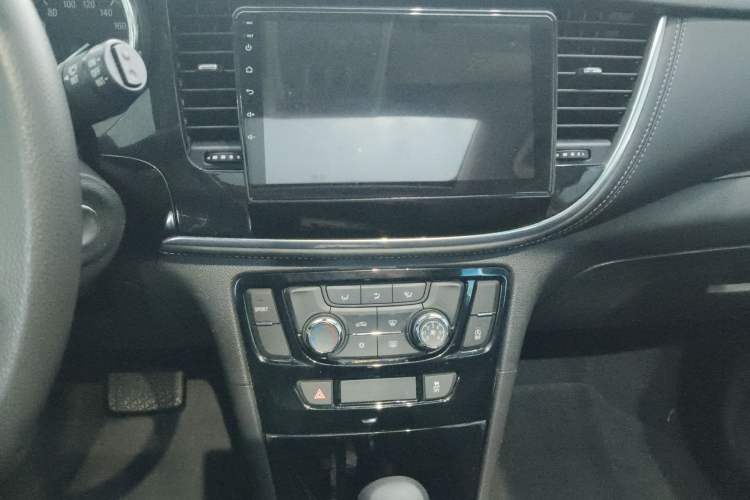 Used Buick Encore 2017 18T Automatic Two-Wheel Drive Urban Leading Model Audio And AC Panel