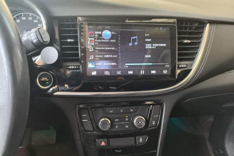 Used Buick Encore 2017 18T Automatic Two-Wheel Drive Urban Fashion Model Audio And AC Panel