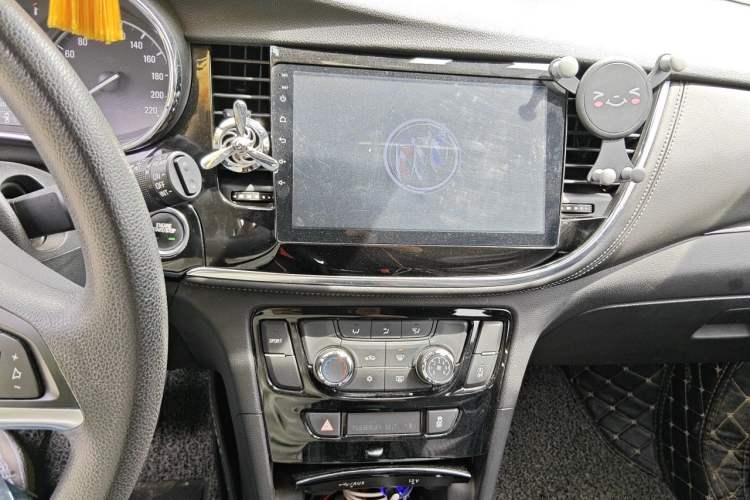 Used Buick Encore 2017 18T Automatic Two-Wheel Drive Urban Fashion Model Audio And AC Panel