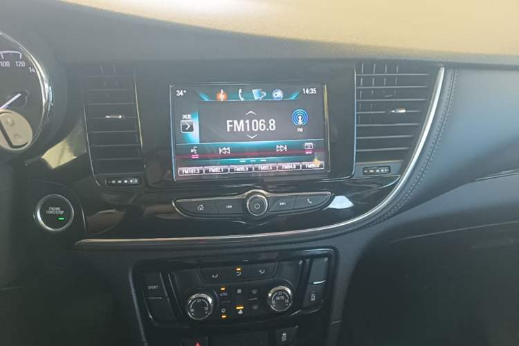 Used Buick Encore 2017 18T Automatic Two-Wheel Drive Urban Elite Model Audio And AC Panel