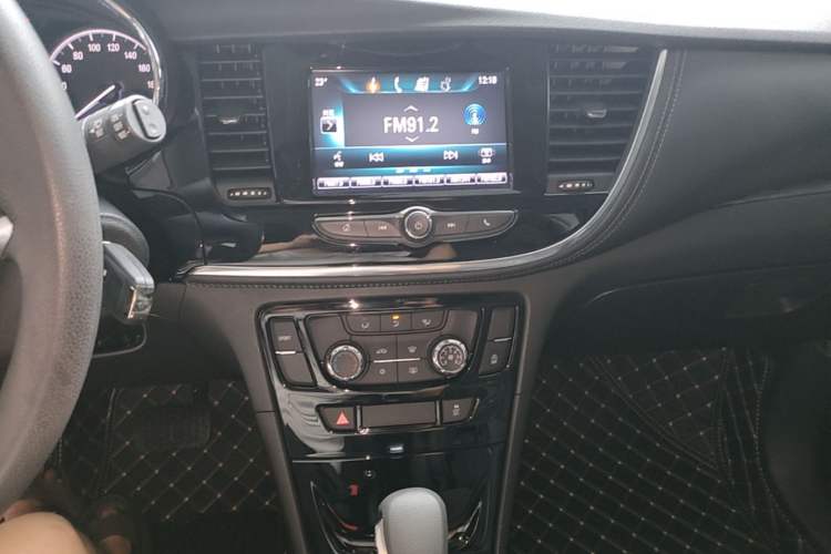 Used Buick Encore 2017 18T Automatic Two-Wheel Drive Urban Leading Model Audio And AC Panel