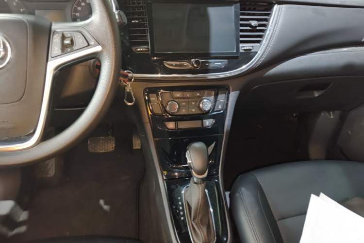 Used Buick Encore 2017 18T Automatic Two-Wheel Drive Urban Leading Model Audio And AC Panel