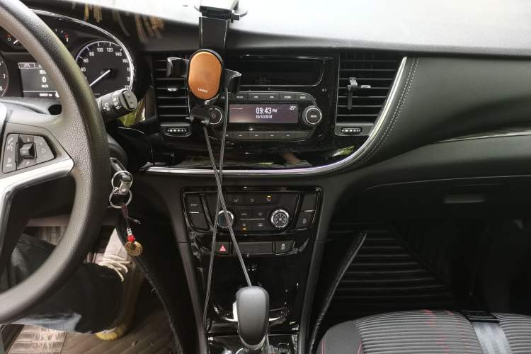 Used Buick Encore 2017 18T Automatic Two-Wheel Drive Urban Leading Model Audio And AC Panel