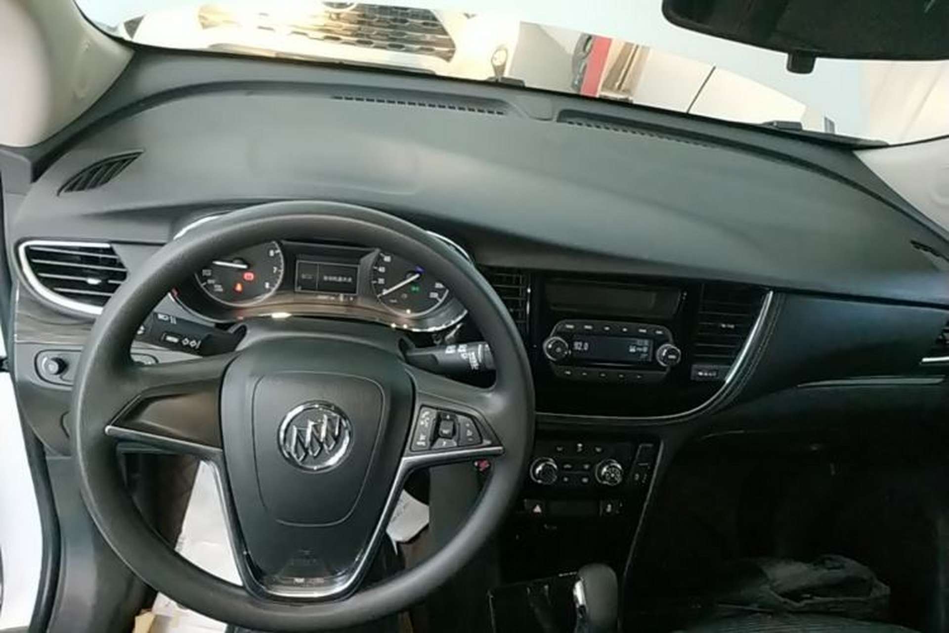 Used Buick Encore 2017 18T Automatic Two-Wheel Drive Urban Leading Model Center Console
